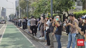 Masyarakat Antusias Saksikan Parade MotoGP di Jakarta