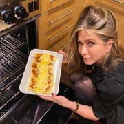 Sudah 53 tapi Masih Awet Muda, Ini 5 Rahasia Punya Tubuh Bak Remaja ala Jennifer Aniston!