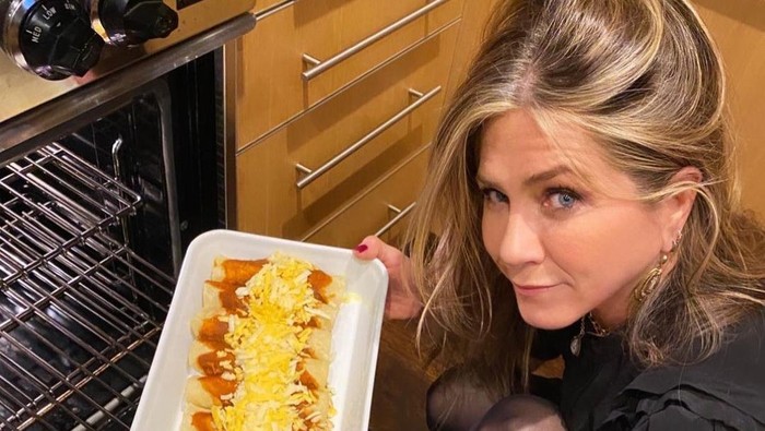 Sudah 53 tapi Masih Awet Muda, Ini 5 Rahasia Punya Tubuh Bak Remaja ala Jennifer Aniston!