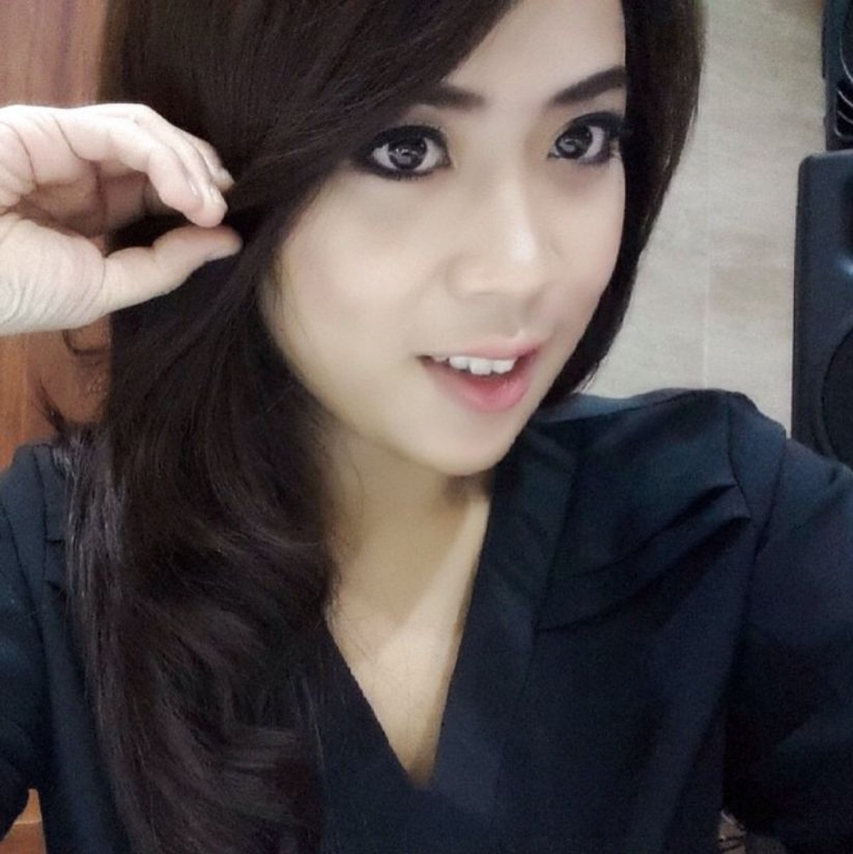 Sosok Maharani Kemala yang dijuluki crazy rich Bali jadi sorotan&comma; sebelumnya ia sempat jadi pegawai bank&period; Yuk&comma; intip transformasinya&excl;