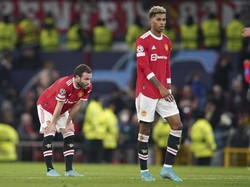 Marahnya Neville Lihat Bintang MU Jalan-jalan Usai Keok di Liga Champions