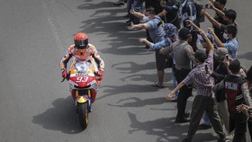 Netizen Takjub Aksi Bandel Marquez di Parade MotoGP Mandalika