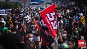 Dapat Knee Pad Bintang MotoGP, Penonton Parade Kegirangan