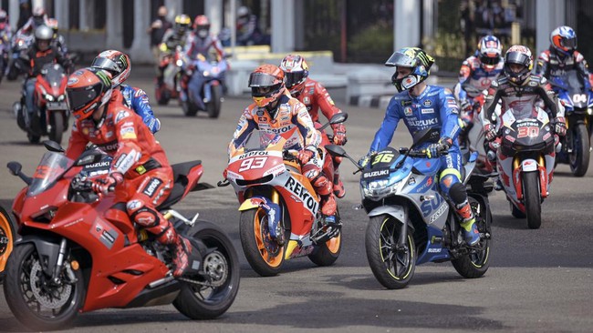 Sebagian peserta parade MotoGP di Jakarta, termasuk Marc Marquez, telah tiba di Lombok, Nusa Tenggara Barat, Rabu (16/3) malam WIB.