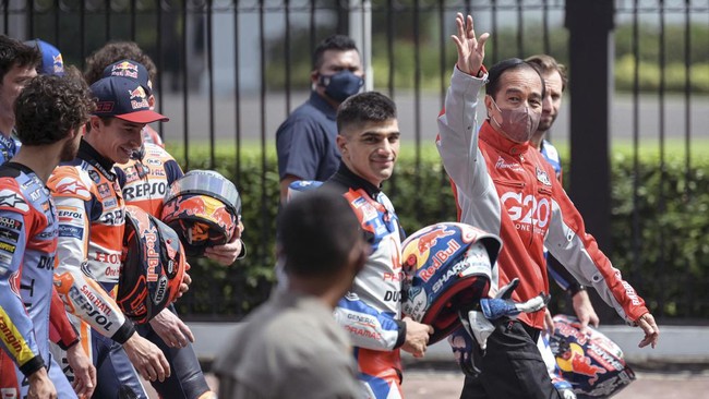 Bintang MotoGP Marc Marquez menyebut Presiden Jokowi sebagai presiden yang penting karena kecintaan terhadap dunia balap sepeda motor.