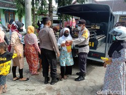 Girangnya Warga Takeran Magetan, Usai Vaksinasi Dapat Minyak Goreng