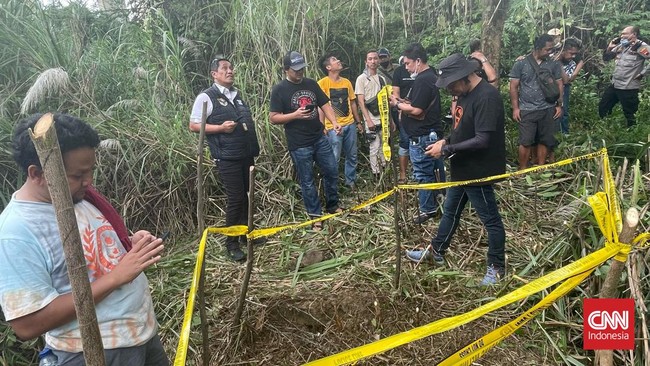 Mayat perempuan yang ditemukan dengan tangan terikat dan luka pada leher di kolong tol Semarang merupakan seorang bidan di Wates.