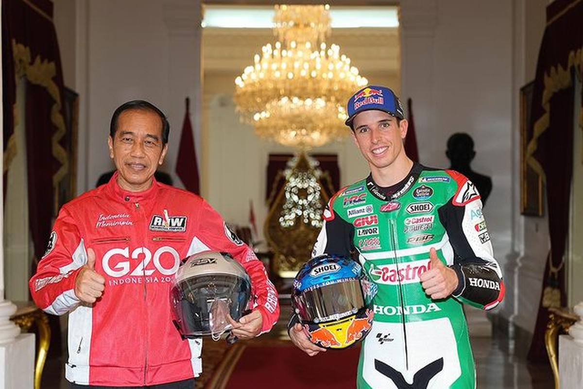Para pebalap MotoGP melakukan parade dan bertemu dengan presiden Jokowi di Istana Negara Rabu &lpar;16&sol;3&rpar;&period; Yuk&comma; intip momennya&excl;