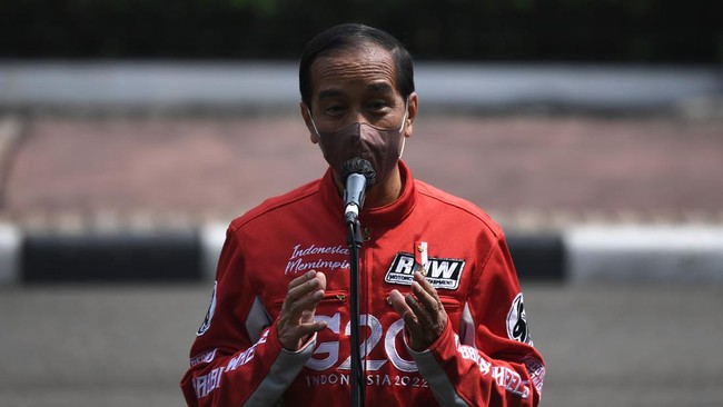 Presiden Jokowi mengagendakan hadir langsung menyaksikan balap mobil listrik Formula E di Ancol, Sabtu (4/6).