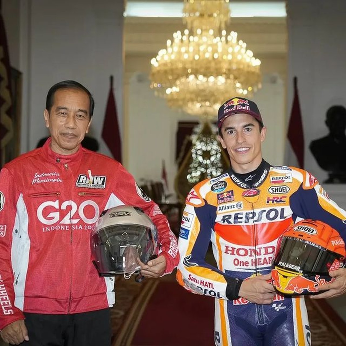 Para pebalap MotoGP melakukan parade dan bertemu dengan presiden Jokowi di Istana Negara Rabu &lpar;16&sol;3&rpar;&period; Yuk&comma; intip momennya&excl;