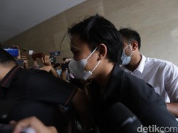 Rizky Febian Diam Seribu Bahasa Ditanya soal Perceraian Ortu