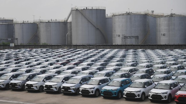Pahlawan Devisa Negara, Ekspor Mobil buatan RI Terbang Tinggi 2022 Ekspor mobil buatan Indonesia pada 2022 mencapai 473 ribu unit atau naik 60,7 persen, surplus devisa disebut Kemenperin mencapai US$3,4 miliar.