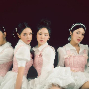 img-title Melalui Mini Album 'The Reve Festival 2022: Feel My Rhythm', Red Velvet Kembali dengan Konsep Memukau