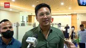 VIDEO: Penipuan Robot Trading Fahrenheit, Artis Chris Ryan Rugi 10 M