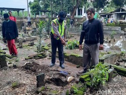 Seorang Suami di Kediri Meninggal Terbentur Nisan Makam Istrinya