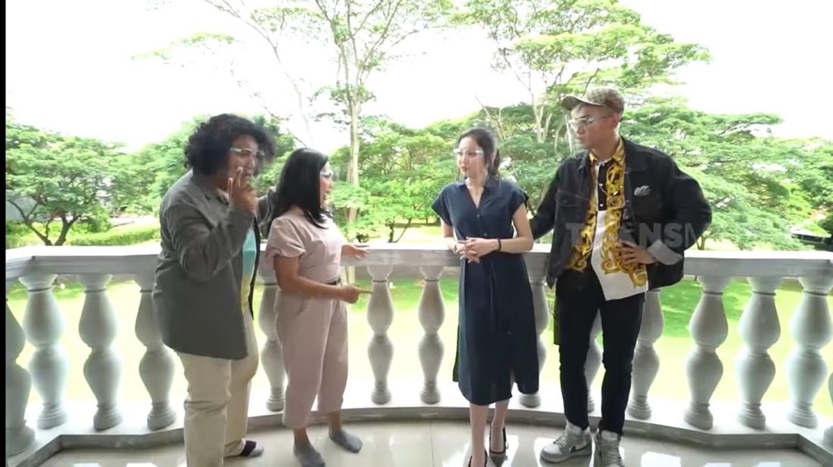 Vanessa Khong&comma; tunangan Indra Kenz tersangka kasus investasi bodong jadi sorotan OOTD senilai Rp1&comma;4 miliar&period; Yuk&comma; intip&excl;