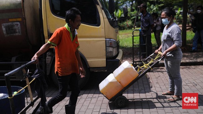 Kemenperin menyebut Harga Acuan Keekonomian (HAK) minyak goreng curah April 2022 ditetapkan Rp21.304 per kg setara Rp18.890 per liter.