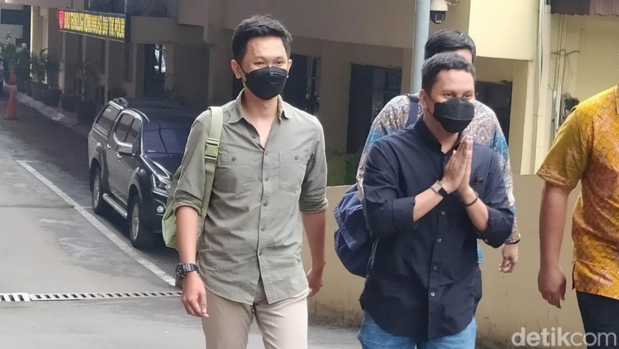 Arief Muhammad penuhi panggilan polisi (Adhyasta Dirgantara/detikcom)