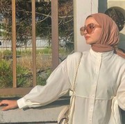 Simpel dan Fashionable, Hijabers Wajib Punya 5 Model Atasan Ini!
