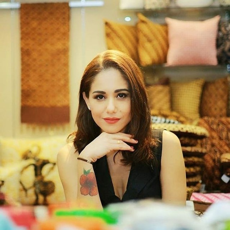 Chantal Dewi Chantal Dewi