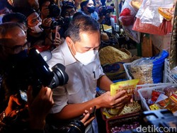 Tinjau Pasar Senen, Mendag Ditanya Emak-emak soal Migor Mahal