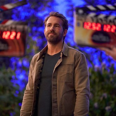 Ditanya Bocah soal Adegan Ciuman di Film Baru, Ryan Reynolds Kebingungan