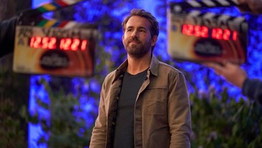 Ditanya Bocah soal Adegan Ciuman di Film Baru, Ryan Reynolds Kebingungan