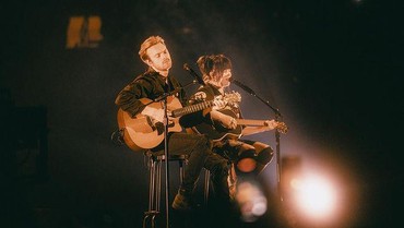 Lirik Lagu Medieval - FINNEAS