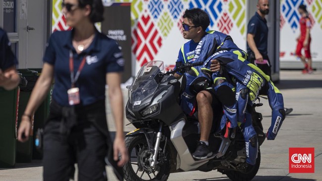 Langkah-langkah yang harus disiapkan guna mengantisipasi bencana akibat hujan lebat di MotoGP Mandalika dengan cara menyemai awan dengan garam.