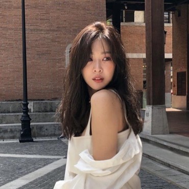 Jo Bo Ah Umumkan Pernikahan dengan Pacar Non-Selebriti