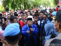 Temui Massa dan Keluarga Pria Ditembak Mati, Kapolres Sumenep Minta Maaf