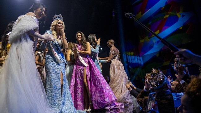 FOTO: Karolina Bielawska, Miss World 2021 yang Gemar Traveling
