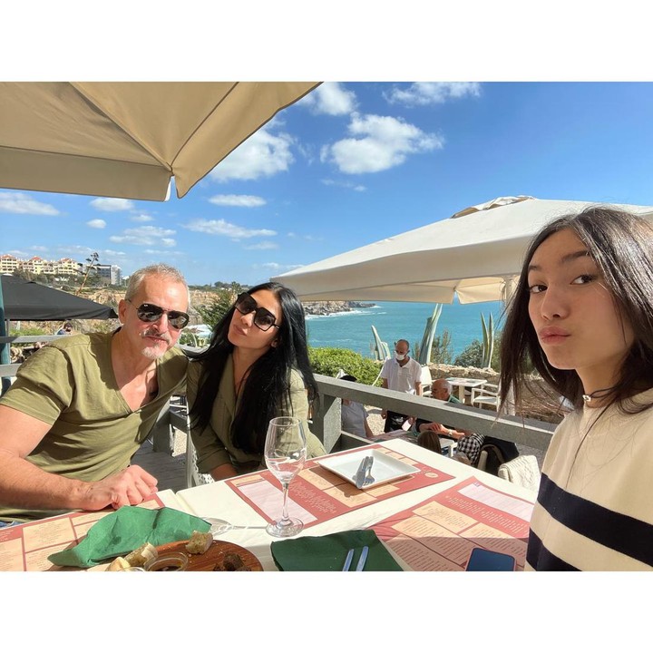 <p>Unggahan Anggun itu banyak menuai komentar, terutama pada Kirana yang tampak tak kalah cantik seperti ibundanya. "Tuhaaaaaannnn kirana cantik banget," tulis akun @stan****. (Foto: Instagram @anggun_cipta)<br /><br /><br /></p>
