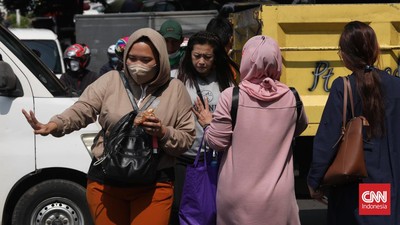 img-title FOTO: Macet dan Semrawut Kawasan Perniagaan Tanah Abang