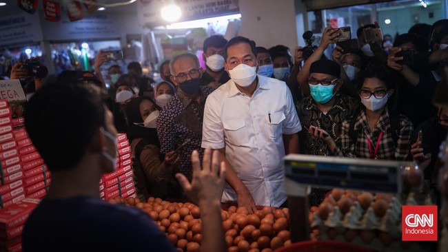Mendag Muhammad Lutfi menerbitkan aturan main baru berupa Permendag 30/2022 untuk memastikan kebutuhan minyak goreng di dalam negeri terpenuhi.