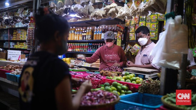 Harga cabai-cabaian dan sejumlah bahan pokok turun pada pekan pertama Ramadan. Berikut rinciannya.