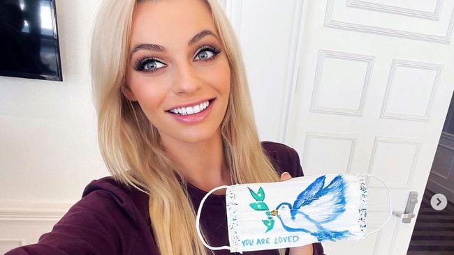 Karolina Bielawska dari Polandia dinobatkan sebagai Miss World 2021.