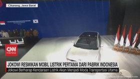 VIDEO: Presiden Resmikan Mobil Listrik Pertama yang Dibuat di Indonesi