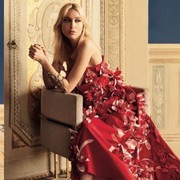 Gaya Kece Putri Maria-Olympia di Pemotretan Terbarunya, Model Keturunan Keluarga Kerajaan Eropa