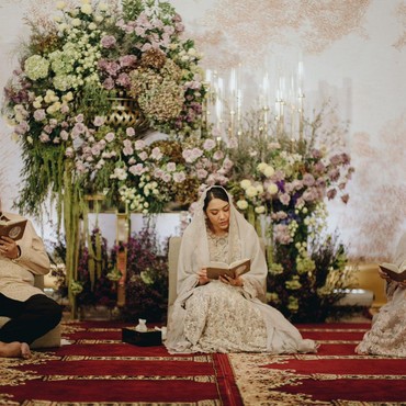 7 Momen Pengajian Putri Tanjung yang Diiringi Tangis Haru Chairul Tanjung