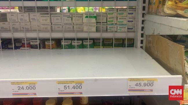 Stok minyak goreng di Alfamart dan Indomaret masih kosong meskipun pemerintah mencabut HET minyak goreng kemasan. Berikut alasannya.