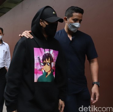 Terseret Kasus Trading, Reza Arap Turun 7 Kg & Hampir Nangis Diserbu Media