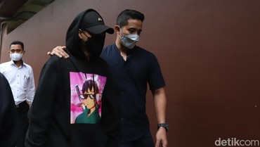 Terseret Kasus Trading, Reza Arap Turun 7 Kg & Hampir Nangis Diserbu Media