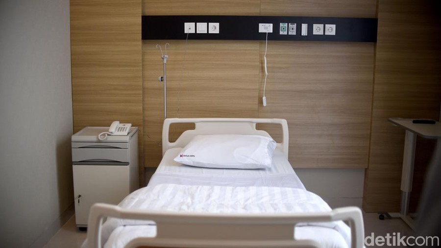 Menapaki tahun ke-16&comma; Brawijaya Healthcare Group telah berhasil memiliki 5 &lpar;lima&rpar; rumah sakit dan 2 &lpar;dua&rpar; klinik&period; 
&NewLine;
&NewLine;Brawijaya Hospital Antasari menjadi rumah sakit pertama yang didirikan oleh Brawijaya Healthcare Group dengan memberikan pelayanan kepada ibu dan anak secara komprehensif&comma; modern dan nyaman&period; 
&NewLine;
&NewLine;Ilustrasi rumah sakit&comma; ruang perawatan&comma; kamar rawat inap&comma; suster&comma; perawat dan laboratorium canggih ada disini&period;