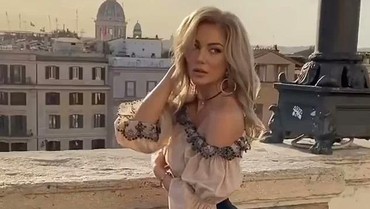 img-title Fakta Kematian Tragis Model Cantik yang Tewas Dicekik Sang Kekasih