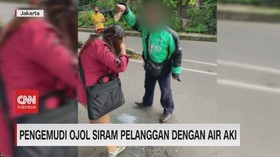 VIDEO: Seorang Perempuan Di Siram Air Aki Oleh Pengemudi Ojol