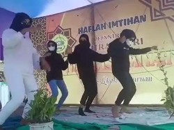 Polisi Telusuri Video Viral Joget TikTok di Wisuda Pesantren Pasuruan