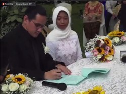 Serba-serbi Akad Nikah dan Pemberkatan Stafsus Jokowi Ayu Kartika