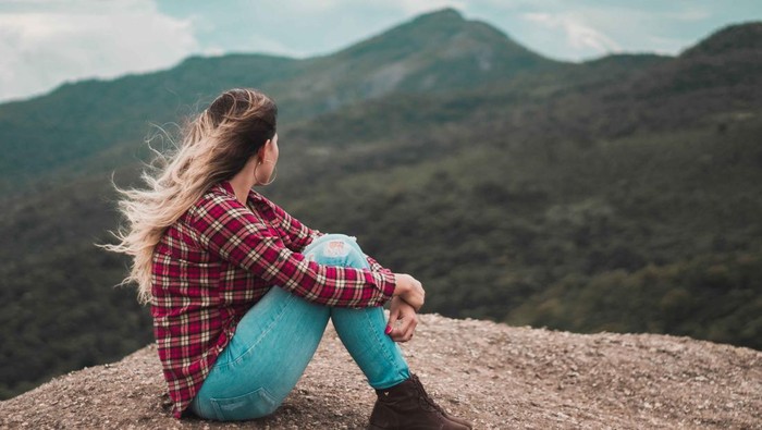 Menjalani Hidup dengan Lebih Bahagia, Coba 4 Cara Ini Agar Kamu Terhindar dari Kesepian!