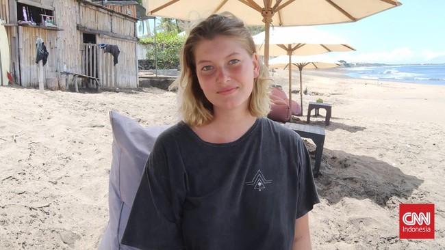 Natalie merana karena kurs Rubel Rusia turun sejak invasi negaranya ke Ukraina. Dia harus berbagi sewa kamar, tak bisa akses Facebook hingga TikTok.